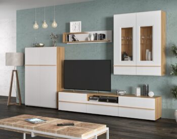 Obývacia zostava ROVER očarí nielen elegantným prevedením, ale aj svojou funkčnosťou a kvalitou prevedenia, keďže je vyrobená z odolného MDF materiálu.Úchyty sú vyrobené z prírodného bukového dreva.Farebné prevedenie buk- biela matná.Je veľmi variabilná, jednotlivé prvky si môžete rozmiestniť podľa vlastných potrieb a preferencií.Zostava sa skladá:Stolík pod TV: rozmery (ŠxVxH): 205 x 41,5 x 48 cm.dvojdverová vitrína: rozmery (ŠxVxH): 90 x 118 x 36,5 cmzávesná polica: rozmery (ŠxVxH): 110 x 25 x 23 cmpolicová skrinka: rozmery (ŠxVxH): 90 x 140 x 36,5 cm.Obývaciu stenu je možné zakúpiť iba ako zostavu.Komoda nie je súčasťou zostavy, je možné ju dokúpiť.Dodávame v demonte. 