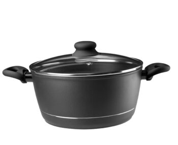 Varenie nebolo nikdy jednoduchšie, ako bude s hrncom so sklenenou pokrievkou ROYAL 4,5 l. Elegancia hrnca je podčiarknutá čiernou farbou v kombinácii s krásnymi striebornými prvkami, ktoré z neho robia nie len praktický kúsok, ale tiež skvelú dekoráciu kuchyne. Hrniec má pevnú hrubú stenu aj dno…