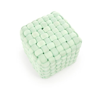 Taburetka RUBIK zaujme najmä svojim vzhľadom v tvare kocky. Jeho originálne čalúnenie pôsobí hravo, mäkko a pohodlne. Rozmery taburetky sú (ŠxHxV): 35x35x35 cm. Vďaka jej rozmerom ju premiestnite a položíte všade tam, kde ju práve budete potrebovať. Farebné prevedenie je svetlozelená. Môžete ju…