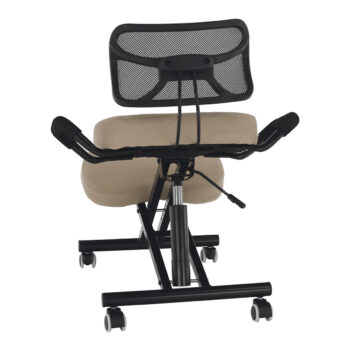 Predstavujeme vám ergonomickú kľakačku na kolieskach Rufus od značky Kondela. Tento moderný nábytok je ideálny do interiéru a môže byť využívaný celoročne. S jej béžovou a čiernou farbou sa hodí do každého priestoru.