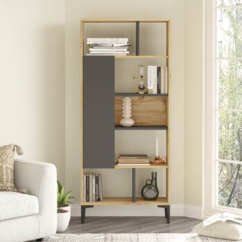AIRA 4, váš nový dizajnový kus nábytku do obývačky, prináša moderný štýl a nekonečnú praktickosť. Tento elegantný regál je skvelým spojením funkčnosti a estetiky, ktorý zároveň optimálne využije váš priestor. Materiál AIRA 4 je vyrobený z prvotriedneho materiálu LTD a kovu. Hlavné rysy tohto regálu dotvárajú kovové prvky s exkluzívnou čiernou farbou. Materiál regálu má hrúbku 18 mm, čo zaručuje jeho pevnosť a stabilitu. Dizajn a rozmery Jeho jedinečný dizajn v modernom štýle sa skvele hodí do akejkoľvek obývačky. Jeho rozmery 163,3 x 72 x 25 cm zaručujú, že sa zmestí do rôznych priestorov bez ohľadu na ich veľkosť. Celkový vzhľad je doplnený elegantnou farbou dub Left a antracit. priestoru na uskladnenie kníh, ozdôb alebo iných predmetov. Plné dvierka: Tento regál je navyše vybavený plnými dvierkami, ktoré slúžia ako skrinka pre ďalší úložný priestor.  Nechajte vašu obývaciu izbu ožiť s regálom AIRA 4, ktorý je nielen štýlový, ale aj funkčný a praktický.