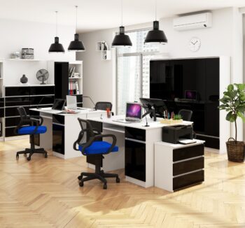 KATHRINE80: Štýlový regál pre moderné interiéry Uvítate doma elegantný nábytok, ktorý spája moderný dizajn a funkčnosť? Zoznámte sa s KATHRINE80. Tento regál, navrhnutý ako knižnica, je ideálnou voľbou pre všetkých, ktorí hľadajú dokonalé riešenie pre svoju obývaciu izbu, kanceláriu alebo pracovňu. Vyrobený z vysoko kvalitného MDF materiálu a dokončený kombináciou bielej farby a čierneho lesku, tento regál je nielen vizuálne pútavý, ale aj praktický. S rozmermi 180 x 80 x 35 cm ponúka dostatok priestoru na uloženie kníh, dokumentov alebo dekoratívnych predmetov.  Materiál: MDF Farba: biela s čiernym leskom Dekor: lesk Vybavenie: plné dvierka (skrinka) a < strong>8 políc  Investujte do kvality a dizajnu s regálom KATHRINE80 a premeňte svoj interiér na útulné a elegantné miesto, kde každý detail má svoje miesto .