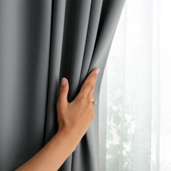 Restilo Záves Blackout EYELETS strieborná, 140 x 245 cm