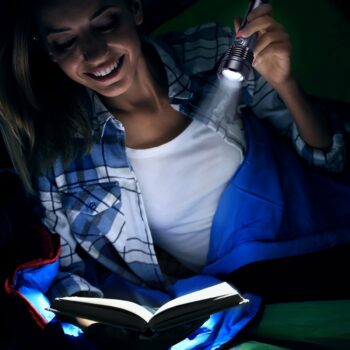 Retlux RPL 403 Ručné nabíjacie LED svietidlo, dosvit 300 m, výdrž 6 hodín