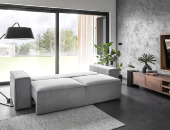 Domov bez pohodlnej pohovky si už ani nevieme predstaviť. Rozkladacia pohovka s úložným priestorom SAVILA vnesie do Vášho domova to pravé čaro a obývačka sa stane srdcom domova, kde sa stretnete s blízkymi či rodinou a budete si užívať spoločné chvíle. Pohovka Savila je jedinečný a originálny kúsok…