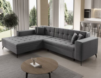 Súmerné prešívanie, jednoduchý dizajn, elegancia a vysoké štíhle nohy rohovej sedačky s rozkladom SAVIO L si Vás omotajú okolo prsta hneď na prvý pohľad. Sedačka sa stane praktickým pomocníkom, a elegantným doplnkom menšej, no kľudne aj tej väčšej obývačky. Farebné prevedenie svetlosivá je…