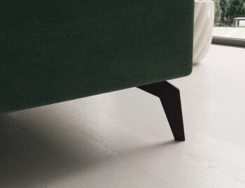 Súmerné prešívanie, jednoduchý dizajn, elegancia a vysoké štíhle nohy rohovej sedačky s rozkladom SAVIO L si Vás omotajú okolo prsta hneď na prvý pohľad. Sedačka sa stane praktickým pomocníkom, a elegantným doplnkom menšej, no kľudne aj tej väčšej obývačky. Farebné prevedenie tmavozelená je…