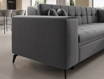 Súmerné prešívanie, jednoduchý dizajn, elegancia a vysoké štíhle nohy rohovej sedačky s rozkladom SAVIO P si Vás omotajú okolo prsta hneď na prvý pohľad. Sedačka sa stane praktickým pomocníkom, a elegantným doplnkom menšej, no kľudne aj tej väčšej obývačky. Farebné prevedenie svetlosivá je…