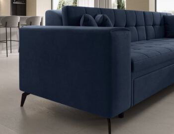 Súmerné prešívanie, jednoduchý dizajn, elegancia a vysoké štíhle nohy rohovej sedačky s rozkladom SAVIO P si Vás omotajú okolo prsta hneď na prvý pohľad. Sedačka sa stane praktickým pomocníkom, a elegantným doplnkom menšej, no kľudne aj tej väčšej obývačky. Farebné prevedenie tmavomodrá je…