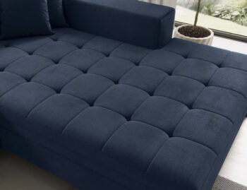 Súmerné prešívanie, jednoduchý dizajn, elegancia a vysoké štíhle nohy rohovej sedačky s rozkladom SAVIO P si Vás omotajú okolo prsta hneď na prvý pohľad. Sedačka sa stane praktickým pomocníkom, a elegantným doplnkom menšej, no kľudne aj tej väčšej obývačky. Farebné prevedenie tmavomodrá je…