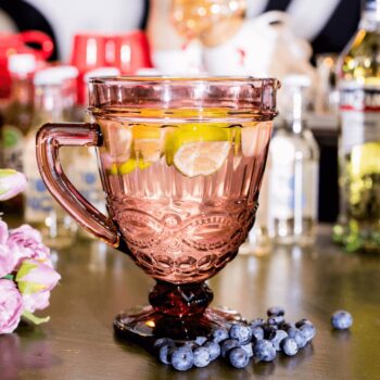 Predstavujeme vám elegantný džbán na vodu Savoy s objemom 1150 ml v jemnej ružovej farbe, ktorý je ideálnym doplnkom pre každú modernú domácnosť. Tento džbán je vyrobený z kvalitného skla, čo mu dodáva nielen estetický vzhľad, ale aj odolnosť a trvanlivosť. Jeho moderný dizajn…