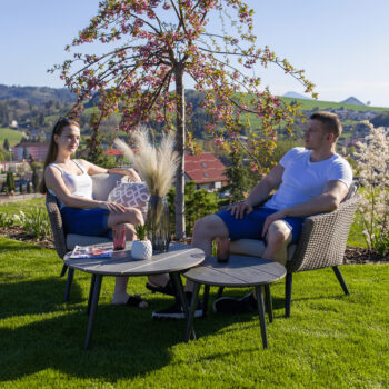 Pohár na vodu Savoy Typ 1 je elegantným doplnkom do každej domácnosti, ktorý zaujme svojím moderným vzhľadom a praktickosťou. Tento set obsahuje štyri poháre s objemom 350 ml, ideálne pre každodenné použitie aj špeciálne príležitosti. Poháre sú vyrobené z kvalitného skla, čo zaručuje ich dlhú…