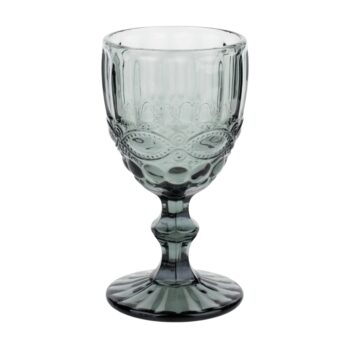 Predstavujeme vám elegantný pohár na víno Savoy Typ 3, ktorý je súčasťou sady štyroch pohárov s objemom 240 ml. Tento moderný pohár je ideálny pre všetkých milovníkov vína, ktorí ocenia nielen jeho funkčnosť, ale aj estetický vzhľad. Poháre sú vyrobené z kvalitného skla, ktoré…