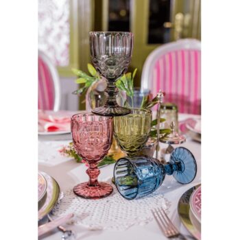 Predstavujeme vám elegantný pohár na víno Savoy Typ 3, ktorý je súčasťou sady štyroch pohárov s objemom 240 ml. Tento moderný pohár je ideálny pre všetkých milovníkov vína, ktorí ocenia nielen jeho funkčnosť, ale aj estetický vzhľad. Poháre sú vyrobené z kvalitného skla, ktoré…