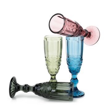 Pohár na šampanské Savoy Typ 4 je elegantným doplnkom pre každú príležitosť, či už ide o oslavu, romantickú večeru alebo len relaxačný večer doma. Tento set obsahuje štyri poháre s objemom 150 ml, ktoré sú vyrobené z kvalitného skla a ponúkajú moderný vzhľad v kombinácii farieb. Ich dizajn je…