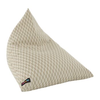 Túžite po mäkkom a zároveň príjemnom miestečku na relax, ktoré bude len Vaše? Tak potom je sedací vak RIUK to, čo hľadáte. Rozmery vaku sú (ŠxHxV): 90x110x90 cm. Mäkké sedenie ako v bavlnke zaručí výplň EPS (polystyrénové guľôčky). Celý vak je zabalený do príjemnej krémovej látky so vzorom. Nosnosť…