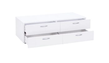 SELDE je nábytok, ktorý je v jednoduchom prevedení s čistými líniami. Na výber viacero prvkov SELDE.Komoda je vyrobená z kvalitných LTD dosiek. Sú nenáročné na údržbu. Zásuvková komoda disponuje dvomi praktickými zásuvkami.Farebné prevedenie: biela.Rozmery:šírka: 111 cmvýška: 35 cmhĺbka: 52 cm.Komodu si môžete zakúpiť samostatne, alebo v kombinácii so šatníkovou skriňou, ktorú môžete postaviť na komodu (viď. Príslušenstvo).Dodávame v demontovanom stave.