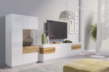 SELINKA 40 je široký TV stolík so šuplíkmi. Patrí k nábytku SELINKA, ktorý je charakteristický svojim kvalitným prevedením a praktickým riešením. Oceníte aj celkový dizajn. Zaujímavé prepojenie dvoch farieb zvýrazňuje jedinečnosť tohto nábytku. Vďaka viacerým farebným kombináciám si z tejto kolekcie vyberie každý .Korpus nábytku je vyrobný z LTD dosky. Dvierka sú z MDF dosky, potiahnutej kvalitnou membránovou fóliou, vo farebnom prevedení biely lesk. Základná biela farba je doplnená štýlovými vkladmi vo farebnom odtieni moreného dubového wotanu. Tento materiál je nenáročný na údržbu.TV stolík ponúka až 6 členitých častí šuplíkov, do ktorých dokážete umiestniť rôzne dokumenty, či drobné predmety. Otváranie sú bezúchytové, využíva systém push to open.Rozmery (š/v/h): 206/54/50 cm. Dodávame v demonte.