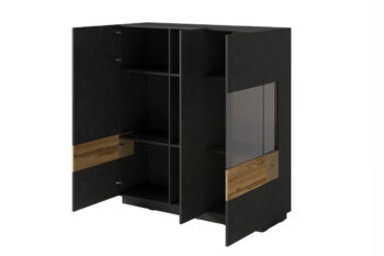 SELINKA je vitrína v modernom prevedení. Patrí k nábytku SELINKA, ktorý je charakteristický svojim kvalitným prevedením a praktickým riešením. Oceníte aj efektné prevedenie a celkový dizajn. Zaujímavé prepojenie dvoch farieb zvýrazňuje jedinečnosť tohto nábytku. Vďaka viacerým farebným kombináciám si z tejto kolekcie vyberie každý.Korpus nábytku je vyrobený z LTD dosky. Dvierka sú z MDF dosky, potiahnutej kvalitnou membránovou fóliou. Tento materiál je nenáročný na údržbu. Vitrína je trojdverová. Dvoje dvere sú plné, jedny presklené.Dvierka sú bezúchytové, využívajú systém push to open.Rozmery(š/v/h): 130/139/40 cm.Dodávame v demontovanom stave.