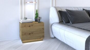 Nočný stolík SELION S2 má elegantný dizajn a inovatívne riešenia, ktoré oživia každú miestnosť. Splní očakávania všetkých, ktorí ocenia spojenie jednoduchosti a elegancie. Praktické a priestranné zásuvky poskytujú bohatý úložný priestor. Moderné LED osvetlenie je nielen dizajnovým prvkom, ktorý premení každú spálňu na trendový priestor, ale bude tiež praktickým pomocníkom, ktorý v noci zastúpi nočnú lampu. MATERIÁL:Korpus a predná strana - 16 mm laminovaná drevotrieska. Hrany - povrchová úprava ABS plastom (vyznačuje sa vysokou mechanickou a chemickou pevnosťou) Zásuvky - na valčekových vedeniach zaručujú pohodlné a predovšetkým bezpečné používanie.ROZMERY:Šírka: 55 cmVýška: 47 cmHĺbka: 35 cmDodávame v demonte.