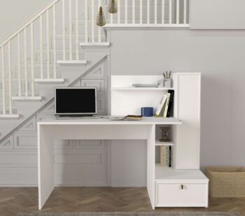 Písací stôl SHELDONPredstavujeme vám písací stôl SHELDON, ktorý je perfektnou voľbou pre vašu kanceláriu alebo detskú izbu. Tento elegantný a praktický stôl spĺňa všetky vaše potreby pre pohodlné a efektívne pracovné prostredie.Typ tovaru: Písací stôlVhodné do miestnosti: Kancelária a detská izbaMateriál: LTDRozmer: 142.8 x 115.8 x 60 cmFarba: BielaVybavenie: RegálkaTvar: ObdĺžnikovýHrúbka materiálu: 18 mmDodatočné informácie: Dodávame v demontePísací stôl SHELDON je vyrobený z kvalitného LTD materiálu s hrúbkou 18 mm, čo zaisťuje jeho pevnosť a dlhú životnosť. Štýlový biely dizajn dodáva stolu moderný a čistý vzhľad, ktorý sa hodí do akéhokoľvek interiéru. Stôl je vybavený praktickým regálkom, ktorý poskytuje dostatok úložného priestoru pre vaše pracovné potreby a pomôcky.Dodávame v demonte, čo znamená, že stôl ľahko zložíte podľa priloženého návodu. Písací stôl SHELDON je ideálnou voľbou pre každého, kto hľadá štýlový a funkčný nábytok do svojej kancelárie alebo detskej izby.