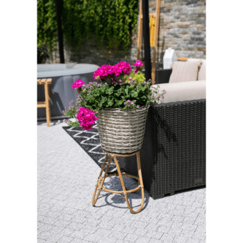 Predstavujeme vám Stojan na kvety Silir - prírodná, ktorý je ideálnym doplnkom pre váš interiér. Tento moderný stojan je vyrobený z kvalitného prírodného ratanu, čo mu dodáva nielen estetický vzhľad, ale aj trvanlivosť a odolnosť. S rozmermi 36 cm na šírku, 36 cm na hĺbku…