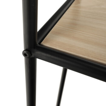 Predstavujeme vám kovový regál Simal, ktorý je ideálnym riešením pre moderné interiéry. Tento elegantný regál v kombinácii čiernej a prírodnej farby ponúka nielen praktické využitie, ale aj štýlový vzhľad, ktorý sa hodí do rôznych priestorov.