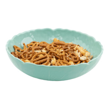 Predstavujeme vám elegantnú sadu servírovacích misiek (3 ks) Smalt v moderných farbách sivá, tyrkysová a krémová. Tieto misky sú ideálnym doplnkom pre každú domácnosť, ktorá si potrpí na štýlové a funkčné vybavenie kuchyne. Vďaka svojmu modernému vzhľadu sa skvele hodia do interiéru a dodajú…