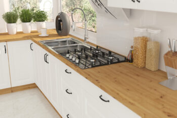 Vysoká skrinka STELLA 40 DK-210 2F je moderná a elegantná skrinka kuchynského nábytku STELLA.Kuchyňa STELLA svojim prevedením poteší všetkých zákazníkov, ktorí majú radi jednoduchosť, praktickosť a zároveň prijateľnú cenu.Kuchynská linka v modernom prevedení s čistými líniami a zároveň je priestranná a funkčná. Vďaka veľkému výberu kuchynského nábytku, ktoré STELLA poskytuje si poskladáte svoju kuchyňu podľa vašich predstáv. Skrinka je dvojdverová. Korpus je vyrobený z kvalitných LTD dosiek v hrúbke 16mm. Čelo skrinky je z MDF materiálu v hrúbke 16 mm. Farebné prevedenie skrinky je dub Artisan, farba dvierok biela matná. Interiér skrinky je biely. Predpripravené sú slepé vyvŕtané otvory pre rukoväte, pričom rukoväť je vyrobená z kovu v šírke 192 mm. Zaručene oceníte funkciu tichého dovierania dvierok.Rozmery: 400 x 2100 x 570 mm (Š x V x H)Dodávame v demontovanom stave. V našej ponuke nájdete aj ďalšie kuchynské skrinky STELLA.