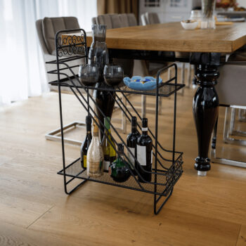 Predstavujeme vám kovový regál Sulto v elegantnej čiernej farbe, ktorý je ideálnym riešením pre moderné interiéry. Tento regál od značky KONDELA je navrhnutý tak, aby spĺňal všetky vaše potreby na uskladnenie a organizáciu. Jeho jednoduchý a rovný tvar sa hodí do rôznych priestorov, či už ide…