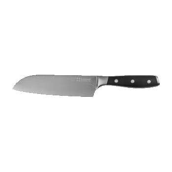 Nôž Santoku s čepeľou dlhou 18 cm je podľa Japoncov skvelý na 3 činnosti – krájanie, sekanie a drvenie. Môže za to práve čepeľ, ktorá je dostatočne široká, ale aj mierne hrubšia. Širokú čepeľ zároveň využijete aj ako lopatku – naberiete nakrájané mäso či zeleninu a vhodíte do hrnca. Nože z damaškovej ocele sú nástrojmi profesionálnych kuchárov. Ich oceľ sa vyrába dvomi spôsobmi, no výsledok je ten istý – 63 vrstiev v jednej čepeli. Tým vzniká jedinečný vzor, ktorý pripomína letokruhy. Nôž je extrémne pevný, masívny a má tvrdé ostrie. Zároveň sú to jediné nože v našej ponuke, ktoré sú celokované. Rúčka obalená sklolaminátom je extrémne tvrdá a neublížia jej ani chemikálie. Damaškové nože balíme do luxusných drevených boxov vystlaných čiernou výplňou. Aj vďaka tomu sú dokonalým darčekom pre každého vášnivého kuchára.