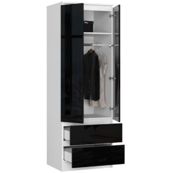 Šatníková skriňa AJA60: Elegancia a funkčnosť v jednom Hľadáte ideálnu skriňu do vašej spálne? S AJA60 získate kombináciu moderného dizajnu a praktickosti. Táto šatníková skriňa je stvorená, aby vyhovovala vašim potrebám a zároveň oživila váš interiér. AJA60 je vyrobená z odolného MDF materiálu, čo zaručuje jej dlhú životnosť . Jej čisto biela farba je kontrastovaná s čiernym lesklým dekorom, čo jej dodáva výnimočný a moderný vzhľad. S rozmermi 180 x 60 x 51 cm je táto skriňa ideálna do väčšiny spální a ponúka dostatok úložného priestoru.  Tiché dovieranie: Žiadne hlasné rany pri zatváraní, len tichý a jemný pohyb dverí. Úložný priestor: Dve priestranné zásuvky a jedna polička s možnosťou rozšírenia až na tri police. < strong>Dvojdverový dizajn: Jednoduchý a rýchly prístup k vášmu oblečeniu a doplnkom. Lesklý dekor: Elegancia čierneho lesku prináša luxusný nádych do vašej spálne.  Pre tých, ktorí si cenia kvalitu a štýl, je šatníková skriňa AJA60 tou správnou voľbou. Investujte do nábytku, ktorý vám bude slúžiť dlhé roky a zároveň bude skvelým doplnkom vášho interiéru.