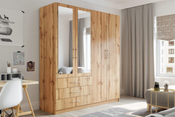 Šatníková skriňa PEKIN D4 patrí k moderným a atraktívnym kúskom spálňového nábytku. Je vhodná do moderných typov interiérov.Je vyrobená z kvalitnej LTD dosky. Na skrini sa nachádza veľké priestranné zrkadlo, čo poteší najmä ženy. Dvere disponujú ergonomickými úchytmi. Je vo farebnom prevedení dub wotan.Šatníková skriňa je štvordverová. Vo vnútri sa na ľavej strane nachádzajú dve police. Na pravej strane sa nachádzajú dve šatníkové tyče. Disponuje tiež tromi praktickými zásuvkami.Rozmery (š,v,h): 196 x 215 x 60 cm.Dodávame v demontovanom stave.