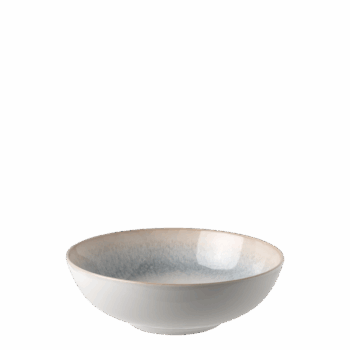 Set misiek z kolekcie Elements Vulcano Sand la brise je oslavou leta. Pre túto kolekciu je charakteristický jemný prechod farieb od teplých pieskových tónov po chladnejšie sivomodré odtiene, ktoré vytvárajú elegantný a harmonický vizuálny efekt. Precízna textúra a jedinečná reaktívna glazúra podčiarkujú originalitu každého kusu, vďaka čomu je každý set výnimočný. Set obsahuje: 4x miska 18 cm