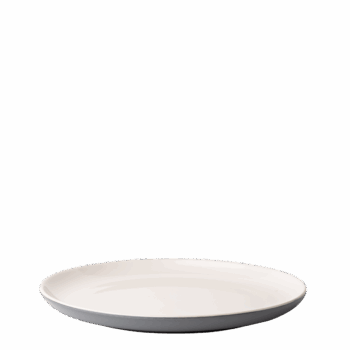 Odložte bokom všetky starosti a doprajte si pokojný obed. Keramický set z kolekcie Elements East grey vám skvele poslúži. Jeho šedé sfarbenie vyvoláva pocit pokoja, rovnováhy a nekonfliktnosti, čo prospeje najmä ľuďom žijúcim hektickým životným štýlom. Tento set zapadne do každého typu interiéru. Set obsahuje: 4x tanier plytký Coupe (ø 25 cm) 4x tanier hlboký Coupe (ø 23 cm) 4x tanier plytký Coupe (ø 21 cm)