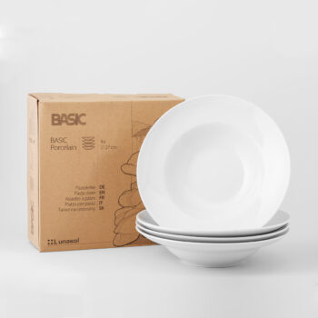 Set porcelánových tanierov na cestoviny z línie Basic. Univerzálny vzhľad bieleho porcelánu ladí s každým interiérom.