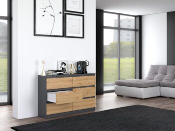 Komoda WALMA M6 120 v modernom dizajne je vhodná do každého interiéru, pretože v sebe spája jednoduchosť a eleganciu. Určite oceníte aj šesť praktických zásuviek, kde si môžete uložiť dokumenty, oblečenie alebo iné potrebné veci. Komoda je vyrobená z kvalitnej LTD dosky, ktorá je nenáročná na údržbu a odolná voči poškriabaniu. Hrany sú chránené ABS páskou. Komoda má bezúchytový systém otvárania, takže Vám v priestore nebudú zavadziať žiadne úchyty a zároveň to posilní jej moderný dizajn.Rozmery (ŠxVxH) : 120 x 75 x 30 cmFarebné prevedenie : antracit/ dub artisanDodávame v demonte. 