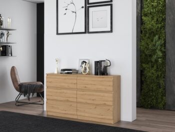 Komoda WALMA M6 140 v modernom dizajne je vhodná do každého interiéru, pretože v sebe spája jednoduchosť a eleganciu. Určite oceníte aj šesť praktických zásuviek, kde si môžete uložiť dokumenty, oblečenie alebo iné potrebné veci. Komoda je vyrobená z kvalitnej LTD dosky, ktorá je nenáročná na údržbu a odolná voči poškriabaniu. Hrany sú chránené ABS páskou. Komoda má bezúchytový systém otvárania, takže Vám v priestore nebudú zavadziať žiadne úchyty a zároveň to posilní jej moderný dizajn.Rozmery (ŠxVxH) : 138 x 77 x 40 cmFarebné prevedenie : dub artisanDodávame v demonte.