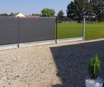 Sivá tieniaca sieť na plot 90 % zatienenie 1,5m x 25m