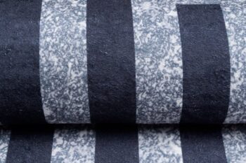 Sivý trendový koberec s protišmykovou úpravou a geometrickým vzorom Šírka: 140 cm | Dĺžka: 200 cm