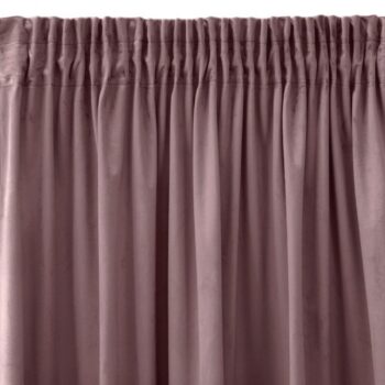 Štýlový zamatový záves v staro ružovej farbe na riasiacu pásku