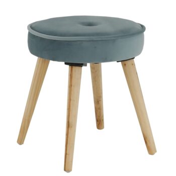 Moderný a minimalistický dizajn taburetky MERLE dokonale zapasuje do každej domácnosti. Rozmery taburetky sú (ŠxHxV): 37x37x38 cm. O komfort pri sedení sa stará kvalitná látka Velvet. Jej farebné prevedenie je v jemnej sivomodrej, ktorá sa dobre kombinuje k zvyšnému nábytku. Stabilné a pevné nohy…