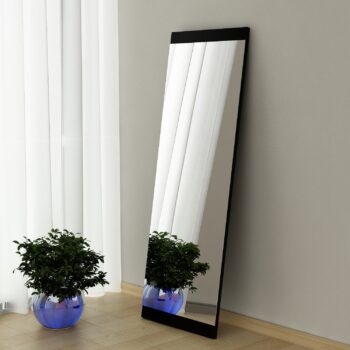 Štýlové zrkadlo TATER – elegancia pre predsieň aj obývaciu izbuZrkadlo TATER je ideálnym doplnkom pre vašu predsieň alebo obývaciu izbu. Jeho elegantný čierny rám a kvalitné spracovanie dodajú vášmu interiéru moderný a sofistikovaný vzhľad.Špecifikácia zrkadla TATER:Materiál: sklo a MDFFarba: čiernaRozmery: 120 x 40 x 2,2 cmMontáž: dodávame v demonte, možno pripevniť k steneZrkadlo TATER vyniká svojim čistým dizajnom a praktickým prevedením. Je dostatočne veľké na to, aby vizuálne zväčšilo priestor a poskytlo pohodlné používanie pri každodenných činnostiach. Vďaka čiernemu rámu ľahko zapadne do moderných aj klasických interiérov.Kombinácia skla a MDF zaručuje vysokú kvalitu a dlhú životnosť zrkadla. Je vhodné na umiestnenie v predsieni, kde vám pomôže skontrolovať vzhľad pred odchodom z domu, alebo v obývacej izbe, kde sa stane štýlovým dekoratívnym prvkom.Jednoduchá montáž a všestranné využitieZrkadlo TATER je dodávané v demonte a jeho pripevnenie k stene je jednoduché vďaka priloženému návodu. Skvele sa hodí do každého priestoru, kde oceníte kombináciu funkčnosti a moderného designu.Vyberte si zrkadlo TATER a pridajte do svojho domova štýlový a praktický prvok, ktorý zaujme na prvý pohľad.