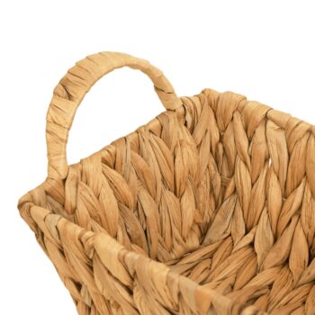 Pletený kôš Telor s rozmermi 32,5x17,5 cm v elegantnej hnedej farbe je ideálnym doplnkom pre váš interiér. Tento moderný a štýlový kôš je vyrobený z kvalitnej morskej trávy, čo mu dodáva prirodzený a ekologický vzhľad. Jeho svetlá hnedá farba sa ľahko kombinuje s rôznymi…
