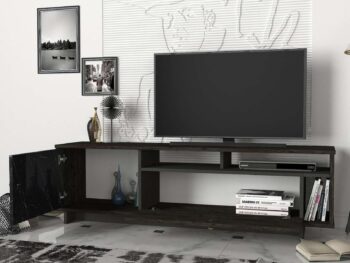 Predstavujeme TERMA, TV stolík, ktorý prináša do vašej obývačky luxusný a moderný dizajn. Tento štýlový nábytok v kombinácii tmavo hnedej a mramorovej farby je navrhnutý tak, aby poskytoval praktické a estetické riešenie pre vaše multimediálne zariadenia a ďalšie potreby.Detailné špecifikácieTyp tovaru: TV stolíkMateriál: Kvalitná LTD s hrúbkou materiálu 18 mm, zaisťujúca odolnosť a dlhú životnosť.Rozmery: 47.4 x 140 x 34.8 cm, ideálny pre moderné obývacie priestory.Farba: Elegantná kombinácia tmavo hnedej a mramorovej, ktorá dodáva priestoru luxusný a sofistikovaný vzhľad.Vybavenie: Regálka a 2 skrinky, poskytujúce dostatok úložného priestoru pre elektroniku, knihy alebo dekorácie.Dodatočné informácie: Produkt je dodávaný v demontovanom stave, čo uľahčuje transport a montáž.TV stolík TERMA je ideálnou voľbou pre tých, ktorí hľadajú luxusný a funkčný nábytok s elegantným vzhľadom. Jeho kombinácia tmavo hnedej a mramorovej farby a minimalistický dizajn prinášajú do vášho domova sviežosť a moderný štýl, zatiaľ čo poskytujú dostatok úložného priestoru pre všetky vaše potreby.