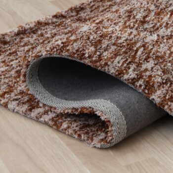 Koberec TOBY 140x200 cm je veľmi príjemný na dotyk a vaše nohy si v ňom nájdu mäkké útočisko. Ak uprednostňujete viacfarebnosť, tak tento koberec je pre vás ako stvorený. Svetlohnedá farba poprepletaná rôznymi odtieňmi vytvára celkový vzhľad, ktorý pôsobí útulne a dizajnovo. Materiál použitý na…