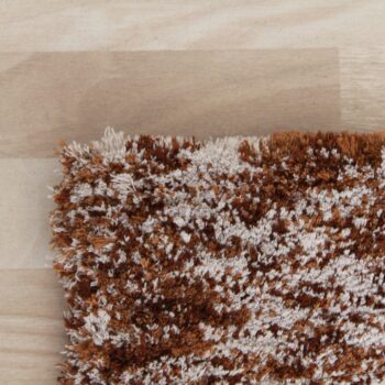 Koberec TOBY 200x300 cm je veľmi príjemný na dotyk a vaše nohy si v ňom nájdu mäkké útočisko. Ak uprednostňujete viacfarebnosť, tak tento koberec je pre vás ako stvorený. Svetlohnedá farba poprepletaná rôznymi odtieňmi vytvára celkový vzhľad, ktorý pôsobí útulne a dizajnovo. Materiál použitý na…