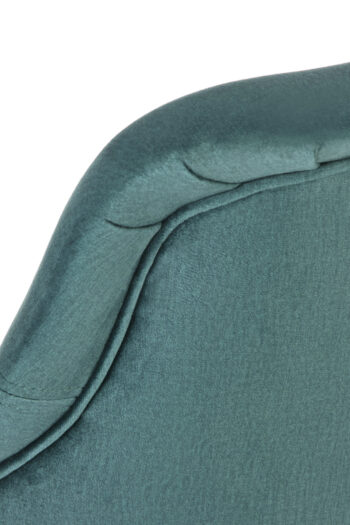 Jedálenská stolička Toledo 2 v tmavozelenej farbe s medovým odtieňom duba je ideálnym doplnkom do každej moderného interiéru. Jej elegantný dizajn a kvalitné materiály z nej robia skvelú voľbu pre vašu kuchyňu alebo jedáleň.
