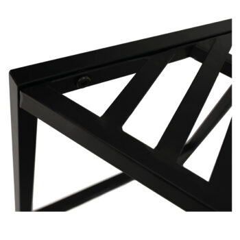 Predstavujeme vám záhradnú lavičku okolo stromu Tolisa v elegantnej čiernej farbe, ktorá sa stane skvelým doplnkom vašej záhrady. Táto lavička je navrhnutá tak, aby poskytovala pohodlné sedenie pre až šesť osôb a zároveň vytvárala príjemné miesto na oddych v tieni stromu.