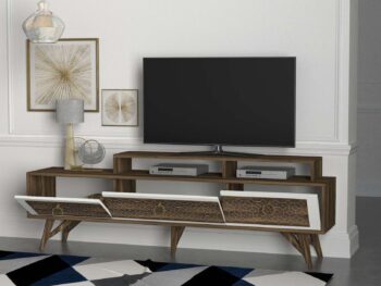 Predstavujeme TORO, TV stolík, ktorý prináša do vašej obývačky eleganciu a moderný dizajn s orientálnym nádychom. Tento štýlový nábytok v kombinácii bielej a orechovej farby je navrhnutý tak, aby poskytoval praktické a estetické riešenie pre vaše multimediálne zariadenia a ďalšie potreby.Detailné špecifikácieTyp tovaru: TV stolíkMateriál: Kvalitná LTD s hrúbkou materiálu 18 mm, zaisťujúca odolnosť a dlhú životnosť.Rozmery: 62.5 x 180 x 30 cm, ideálny pre moderné obývacie priestory.Farba: Elegantná kombinácia bielej a orechovej, ktorá dodáva priestoru moderný a príjemný vzhľad.Vybavenie: Regálka a 3 skrinky, poskytujúce dostatok úložného priestoru pre elektroniku, knihy alebo dekorácie.Štýl: Orientálny, ktorý prináša do vášho interiéru exotický a upokojujúci prvok.Dodatočné informácie: Produkt je dodávaný v demontovanom stave, čo uľahčuje transport a montáž.TV stolík TORO je ideálnou voľbou pre tých, ktorí hľadajú moderný a funkčný nábytok s elegantným a originálnym vzhľadom. Jeho kombinácia bielej a orechovej farby a orientálny štýl prinášajú do vášho domova sviežosť a moderný štýl, zatiaľ čo poskytujú dostatok úložného priestoru pre všetky vaše potreby.